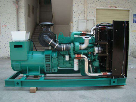 郊区1100kw康明斯柴油发电机组图片 郊区1100kw康明斯柴油发电机组图片